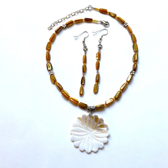 Artisan Jewelry - Mother of Pearl Flower Pendant Necklace & Earrings, Handmade, Retro, Beach Girl
